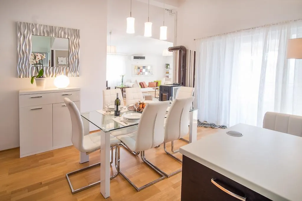 Apartment Ivona 2435 Malinska