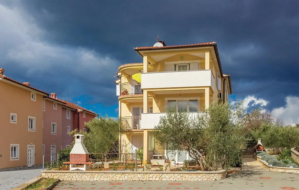 Apartment Ivona 2435 Malinska